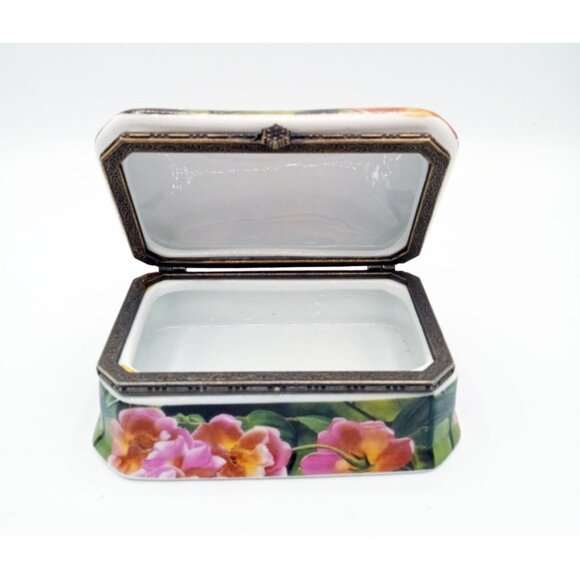 Trinket Box Handcrafted David Schatz Wild Wings Porcelain Flowers Hinged Lid - Picture 1 of 16